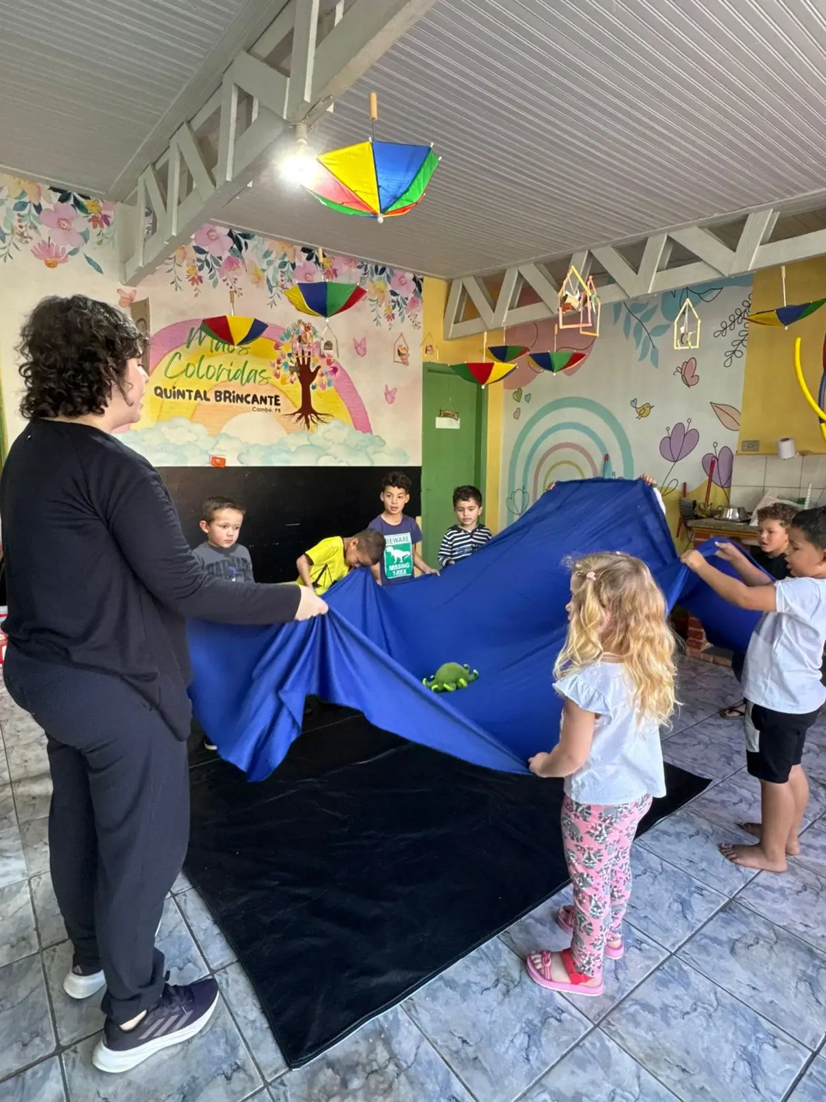 Atividades no Quintal Mãos Coloridas 6