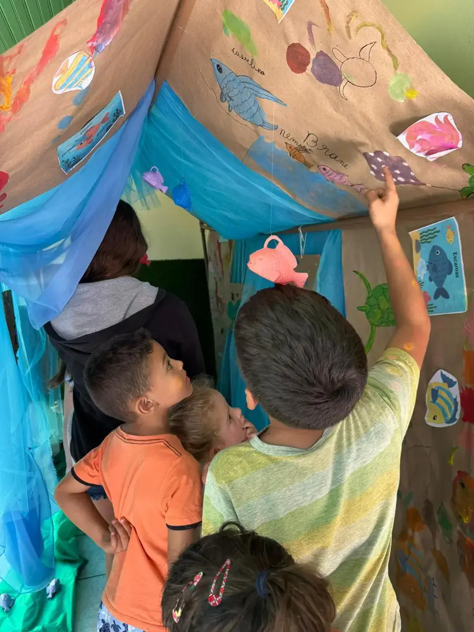 Atividades no Quintal Mãos Coloridas 8